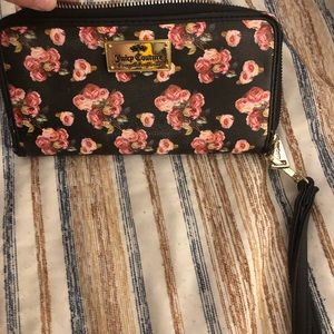 This is my wristlet juicy couture wristlet.